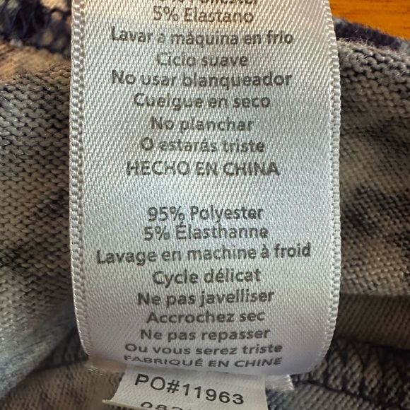 LuluaRoe Simply Comfortable Plus Size Floral Blue and White Hoodie size‎ 2XL - Picture 10 of 10